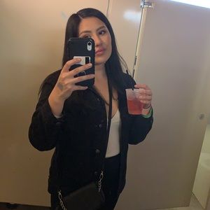 Meet your Posher, Adriana